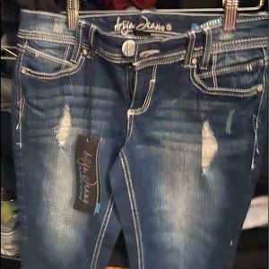 Womans and also girls size 5/6 curvy capris